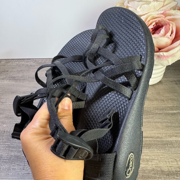 Chaco Women's Black Strappy Sandals size 8 EUC - Picture 6 of 6